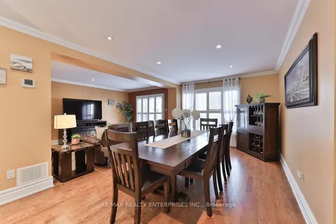 4061 Rolling Valley Dr, Mississauga, ON L5L 2K7