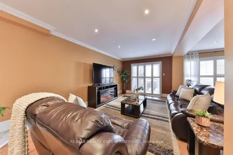 4061 Rolling Valley Dr, Mississauga, ON L5L 2K7