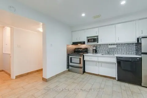 59 Edinborough Crt, Toronto, ON M6N 2E9