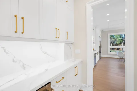 485 Trillium Dr, Oakville, ON L6K 1T1