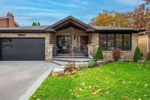 3602 Logmoss Cres, Mississauga, ON L4Y 3S9