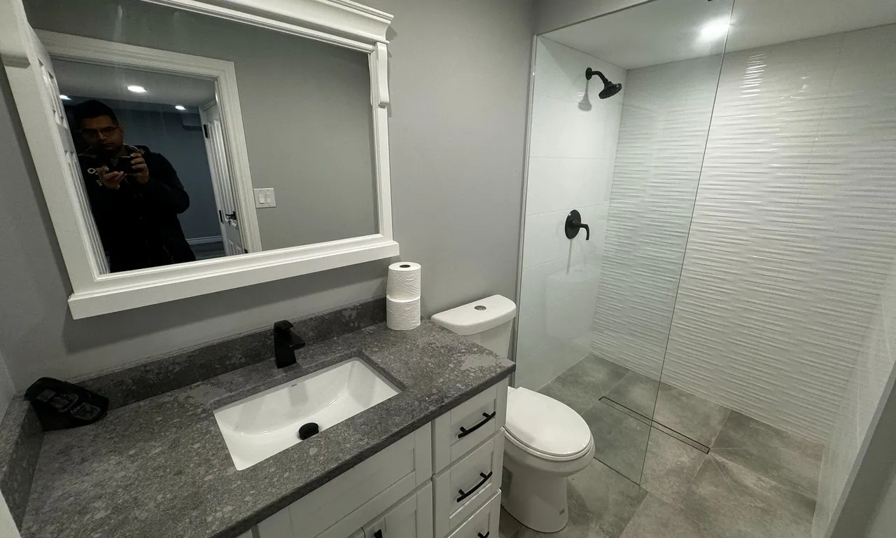 Semi-Detached kitchen at 6336 Atherly Cres Mississauga