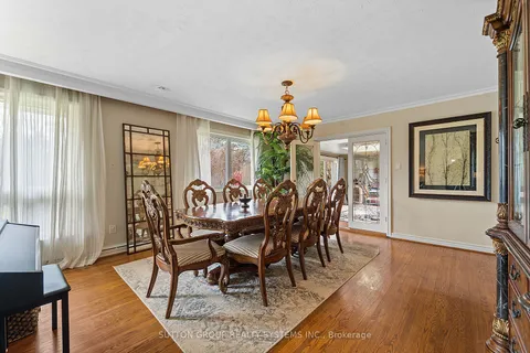 1606 Crediton Pkwy, Mississauga, ON L5G 3X3