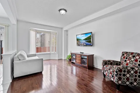 6 Appleaire Cres, Brampton, ON L6R 0Y4