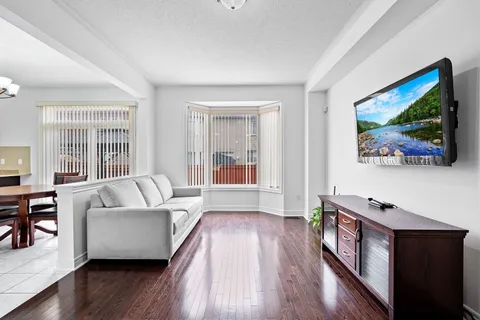 6 Appleaire Cres, Brampton, ON L6R 0Y4