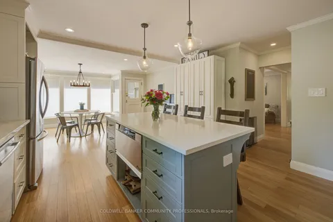 66 Park Ave, Burlington, ON L7T 1Y1