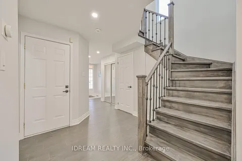 24 Mannel Cres, Brampton, ON L6Y 5E2