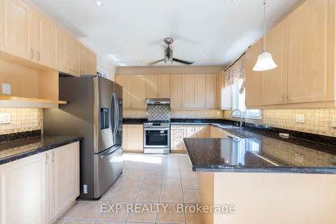 11 Cairnburg Dr, Brampton, ON L6P 1X3