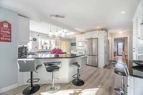 106 Acton Blvd, Halton Hills, ON L7J 2H7