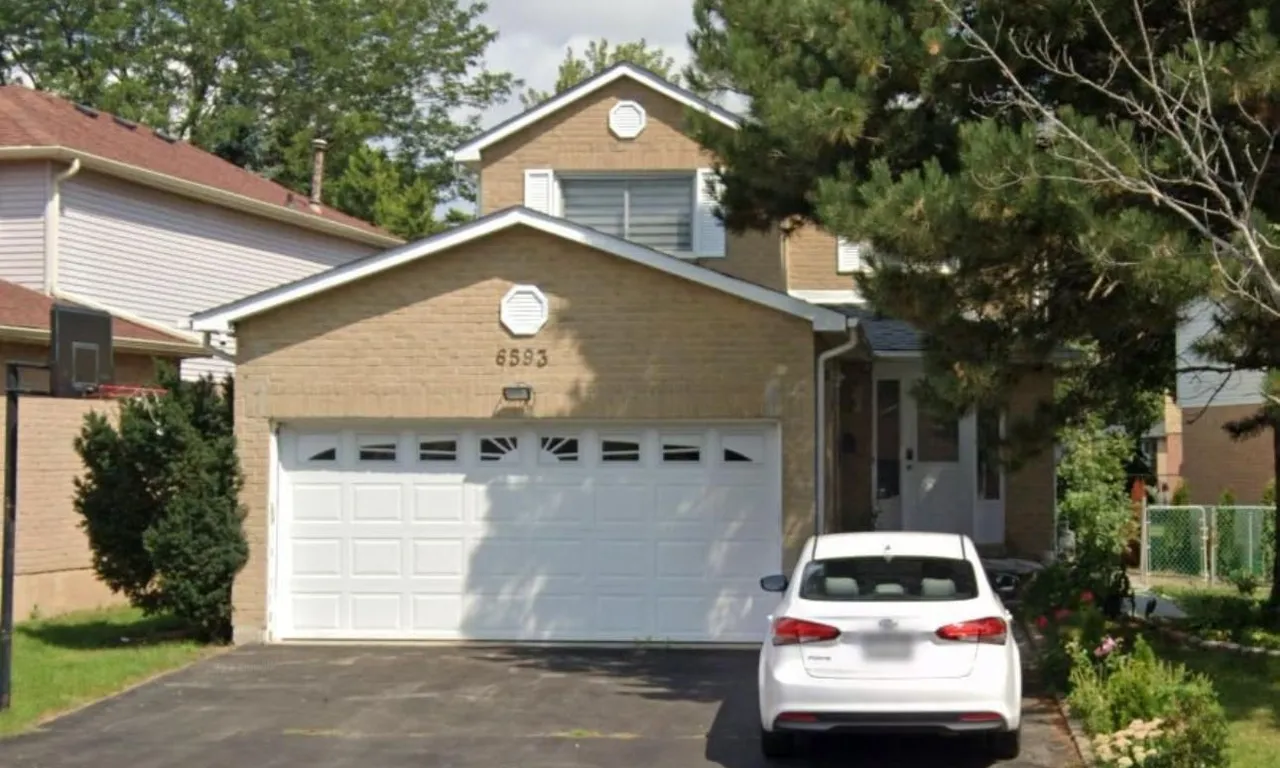 6593 Edenwood Dr, Mississauga, ON L5N 3E9