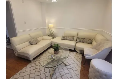 6593 Edenwood Dr, Mississauga, ON L5N 3E9