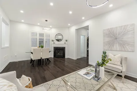 3067 Max Khan Blvd, Oakville, ON L6H 7H5