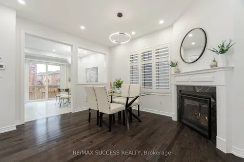 3067 Max Khan Blvd, Oakville, ON L6H 7H5