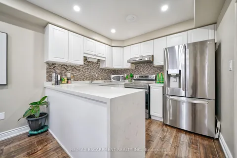 810 Shepherd Pl, Milton, ON L9T 6L9