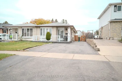 7800 Priory Cres, Mississauga, ON L4T 3H5