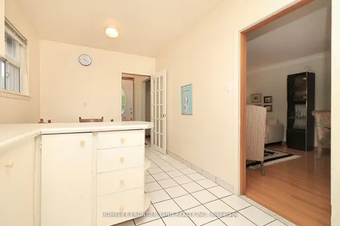 49 Graystone Gdns, Toronto, ON M8Z 3C2