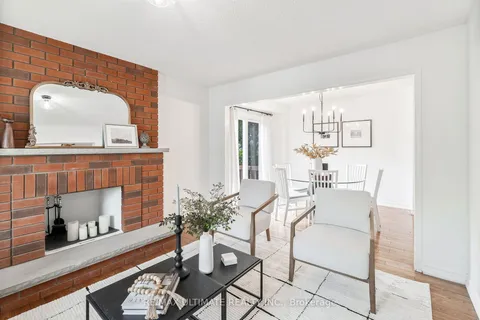 431 Commonwealth Circ, Mississauga, ON L5B 3V7