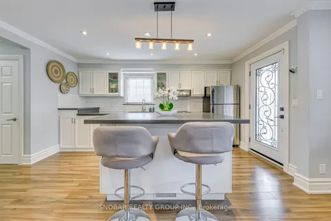 533A McRoberts Ave, Toronto, ON M6E 4R5