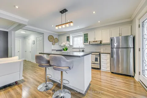 533A McRoberts Ave, Toronto, ON M6E 4R5