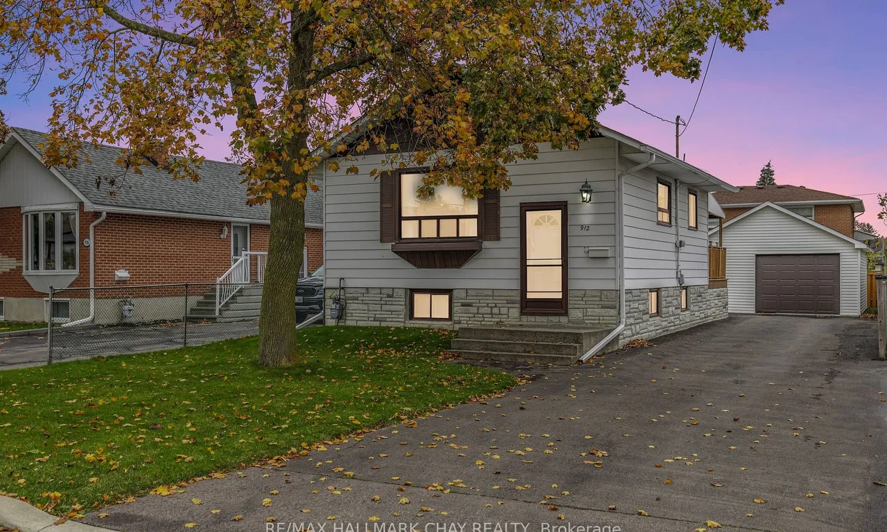 912 10th St, Mississauga, ON L5E 1S9