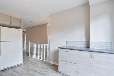 13 Normandy Pl, Oakville, ON L6K 1R9