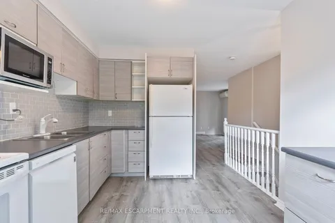 13 Normandy Pl, Oakville, ON L6K 1R9