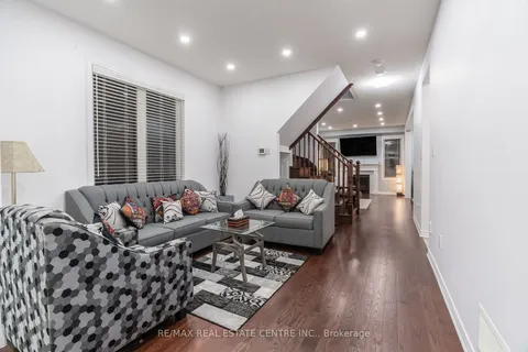 1516 Farmstead Dr, Milton, ON L9E 0A7
