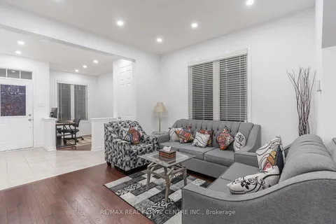 1516 Farmstead Dr, Milton, ON L9E 0A7
