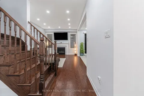1516 Farmstead Dr, Milton, ON L9E 0A7