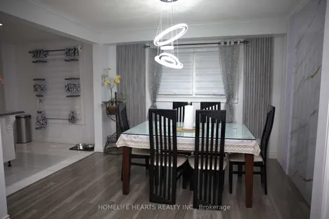 7643 Lohengrin Crt, Mississauga, ON L4T 3J1