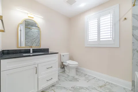 495 Fairview Road, ON L5B 3W7