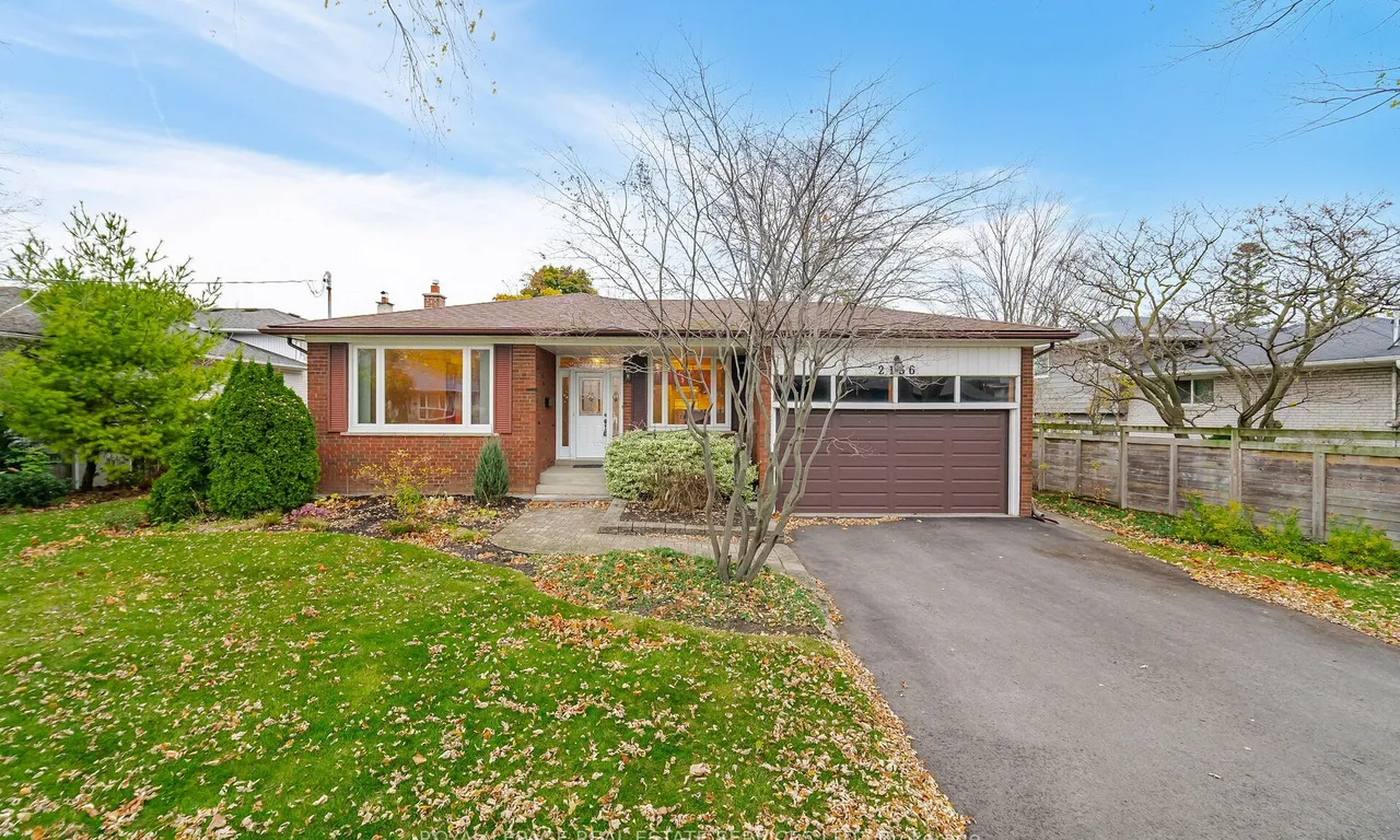2136 Davebrook Rd, Mississauga, ON L5J 3M7