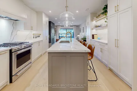 805 Windermere Ave, Toronto, ON M6S 3M5