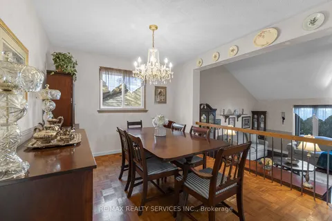 107 Royal Palm Dr, Brampton, ON L6Z 1P4