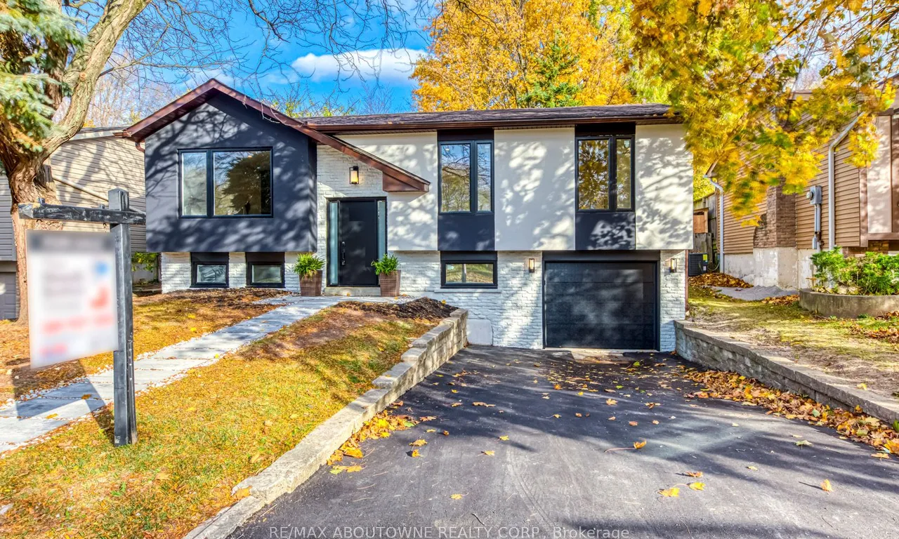 2243 Ingersoll Dr, Burlington, ON L7P 3L1