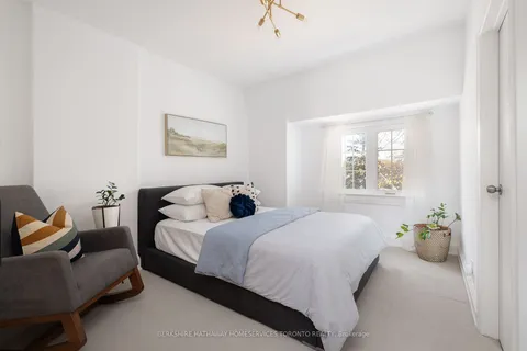 61 Fairview Ave, Toronto, ON M6P 3A3