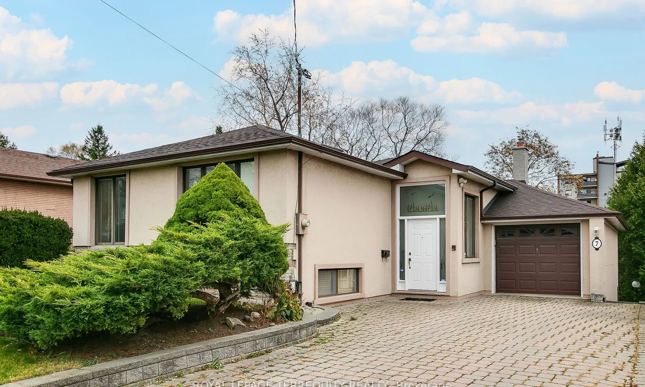 7 Canton Ave, Toronto, ON M3M 1N1