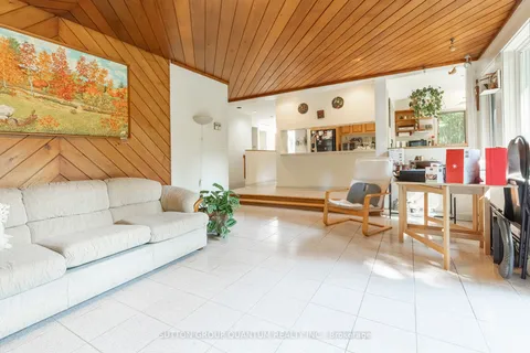 210 Radley Rd, Mississauga, ON L5G 2R7