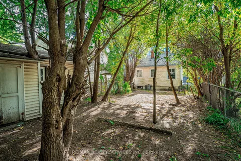 9 Avon Park Dr, Toronto, ON M8Z 3X3