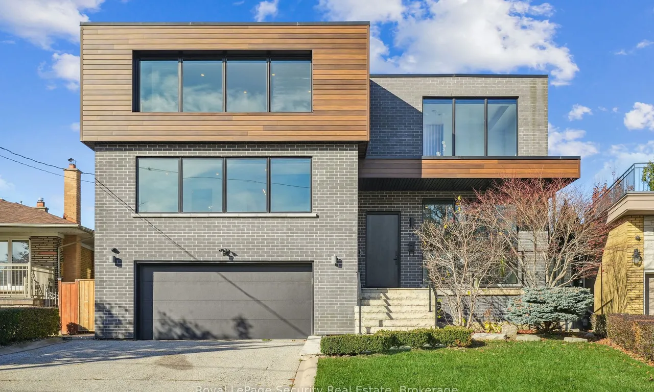 24 Carousel Crt, Toronto, ON M6B 3M1