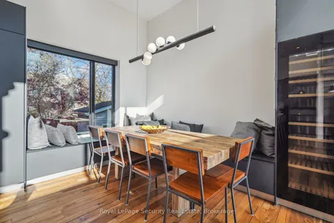 24 Carousel Crt, Toronto, ON M6B 3M1