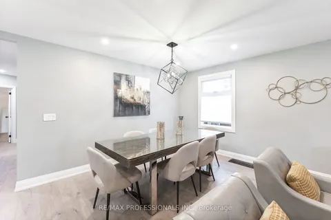 27 Charleston Rd, Toronto, ON M9B 4M6