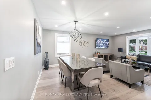 27 Charleston Rd, Toronto, ON M9B 4M6