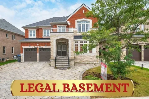 8 Decorso Dr, Brampton, ON L6P 3T7