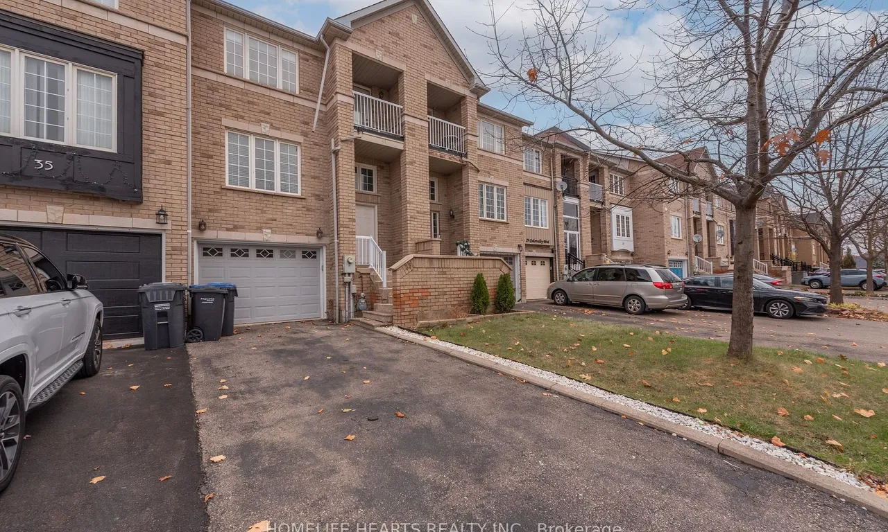 33 Cedarvalley Blvd, Brampton, ON L7A 2C2