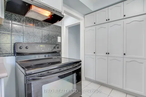 5874 Chorley Pl, Mississauga, ON L5M 5L7