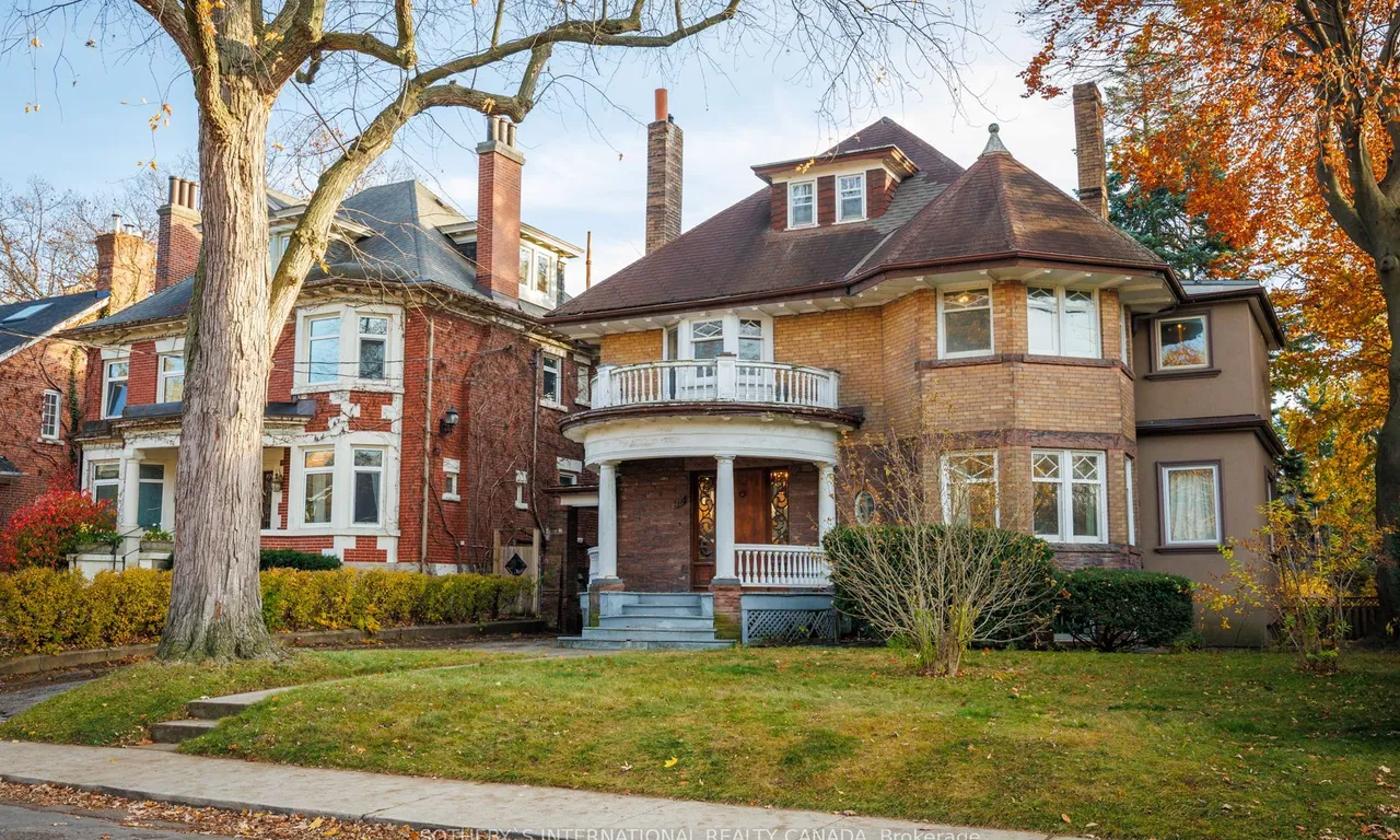 17 High Park Gdns, Toronto, ON M6R 1S8