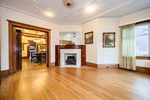 17 High Park Gdns, Toronto, ON M6R 1S8