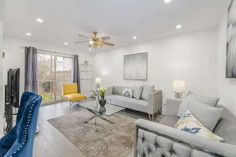 3 Hollyhedge Crt, Brampton, ON L6S 1R5