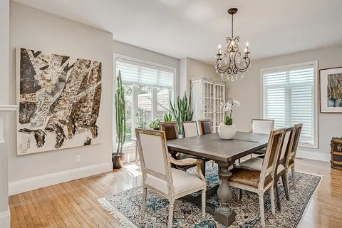 128 Morden Rd, Oakville, ON L6K 2R9